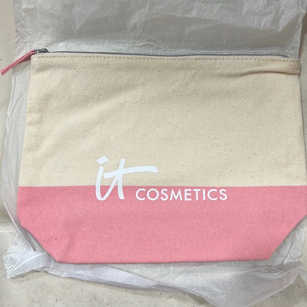 IT Cosmetics Makeup Bag
